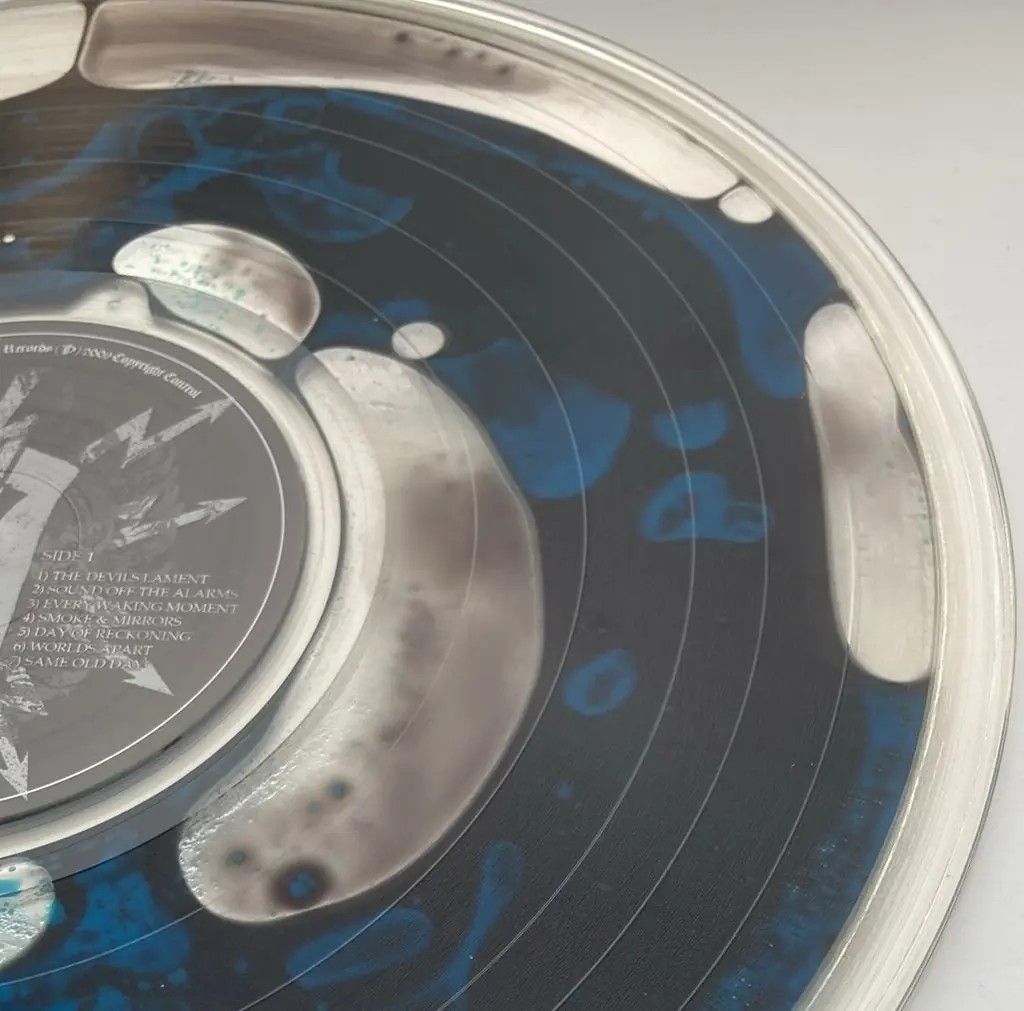 THE GENERATORS · Between The Devil And The Deep Blue Sea | LIQUID FILLED VINYL (Punk Rock Vinyl) · Picture 3